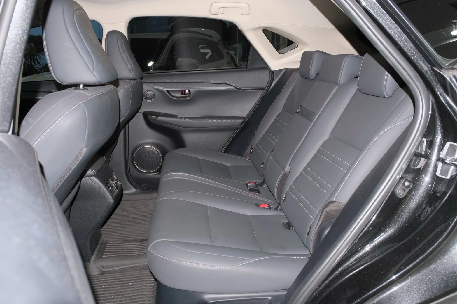 ⚪ 2019 Lexus NX200 菁英 Plus 版 黑色