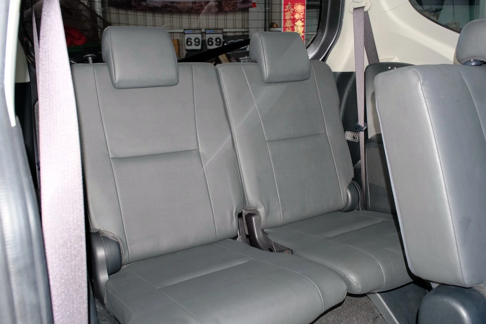 ⚪ 2020 Toyota Sienta 7人座 豪華+ 灰色