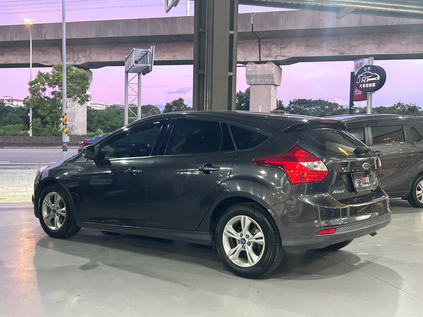 ⚪ 2013 Ford Focus 5D 2.0 汽油時尚經典型 黑色