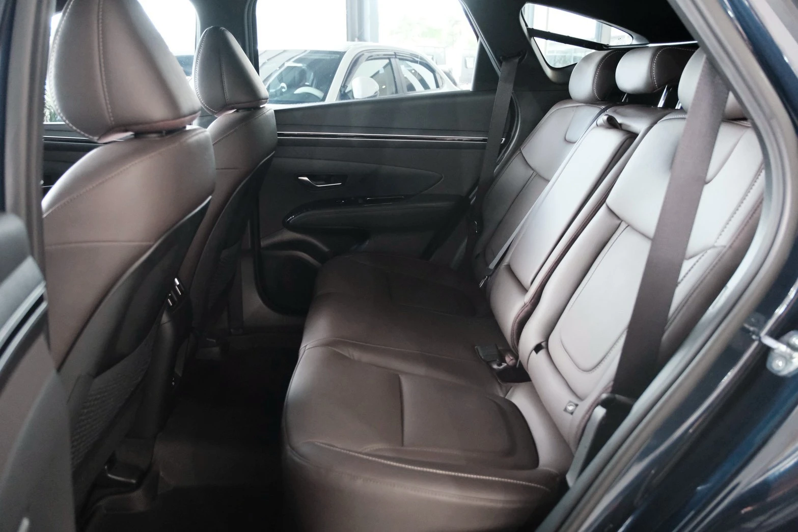 ⚪ 2024 Hyundai Tucson L Turbo Hybrid GLT-C 深藍色