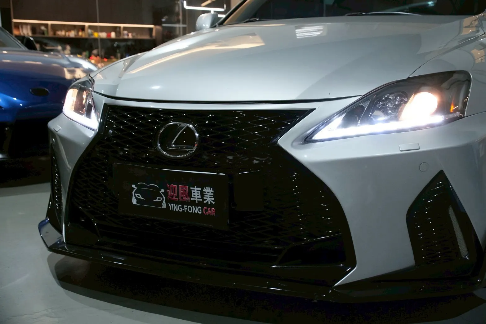 ⚪ 2005 LEXUS IS250 銀色