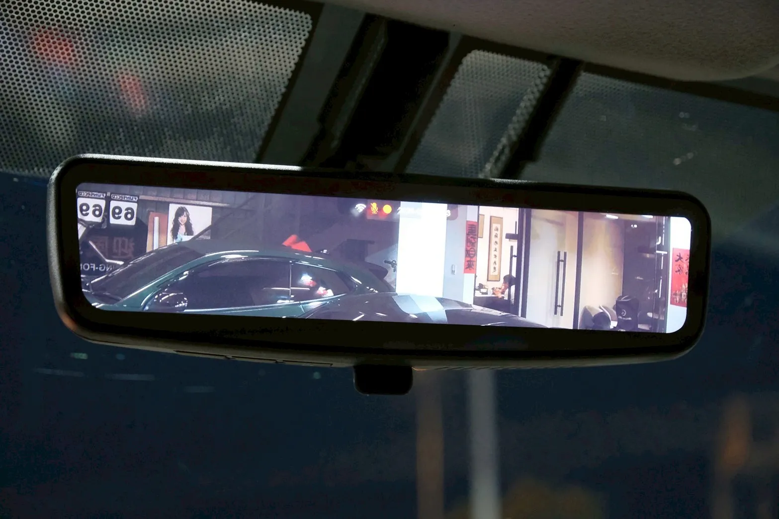 ⚪ 2024 Toyota Hiace 2.8 豪華版 銀色