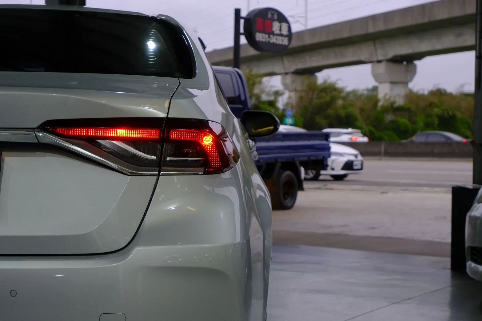 ⚪ 2019 Toyota Corolla Altis 1.8 豪華版 銀色