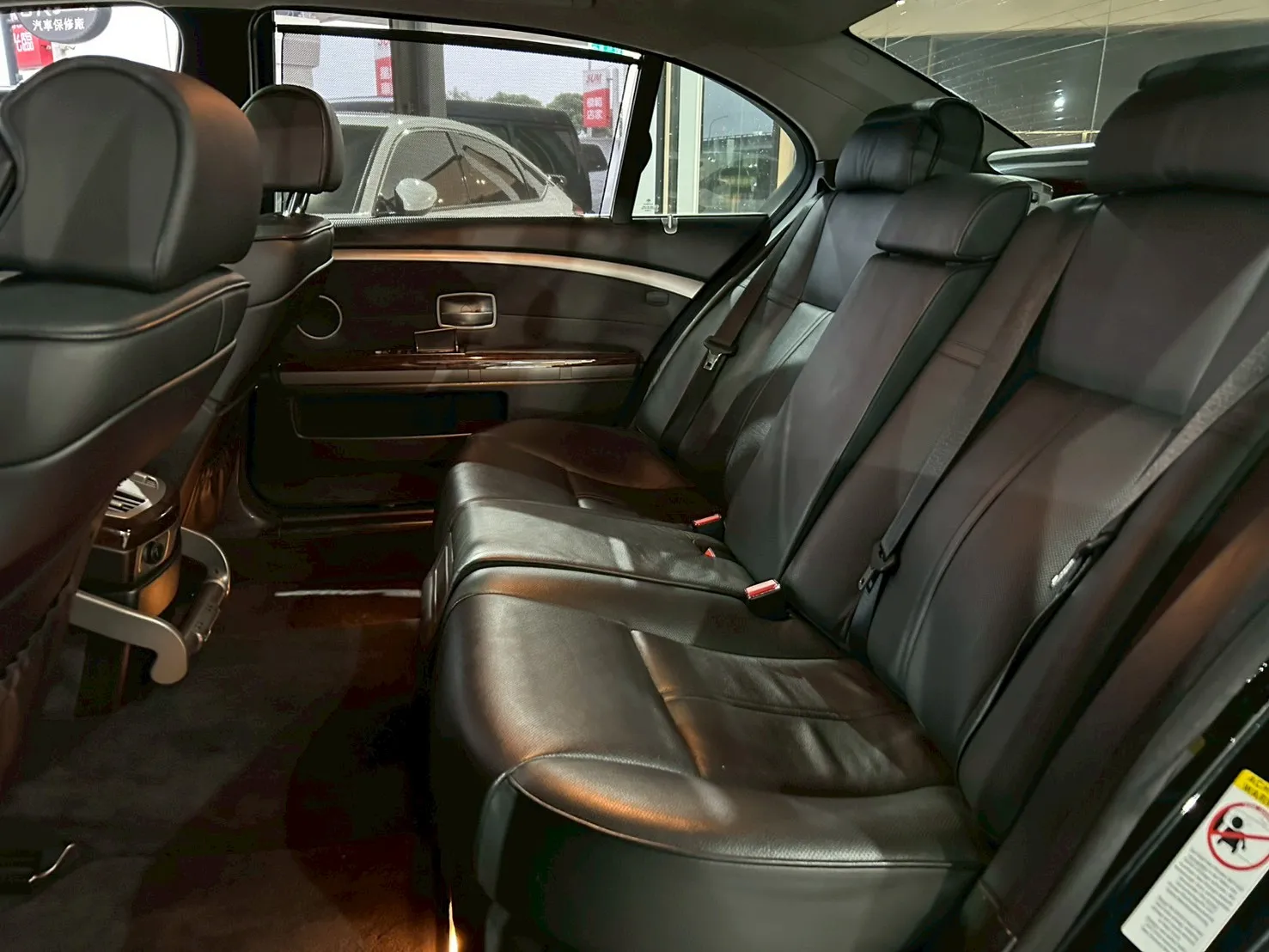 ⚪ 2006 BMW 7 Series 740Li 黑色