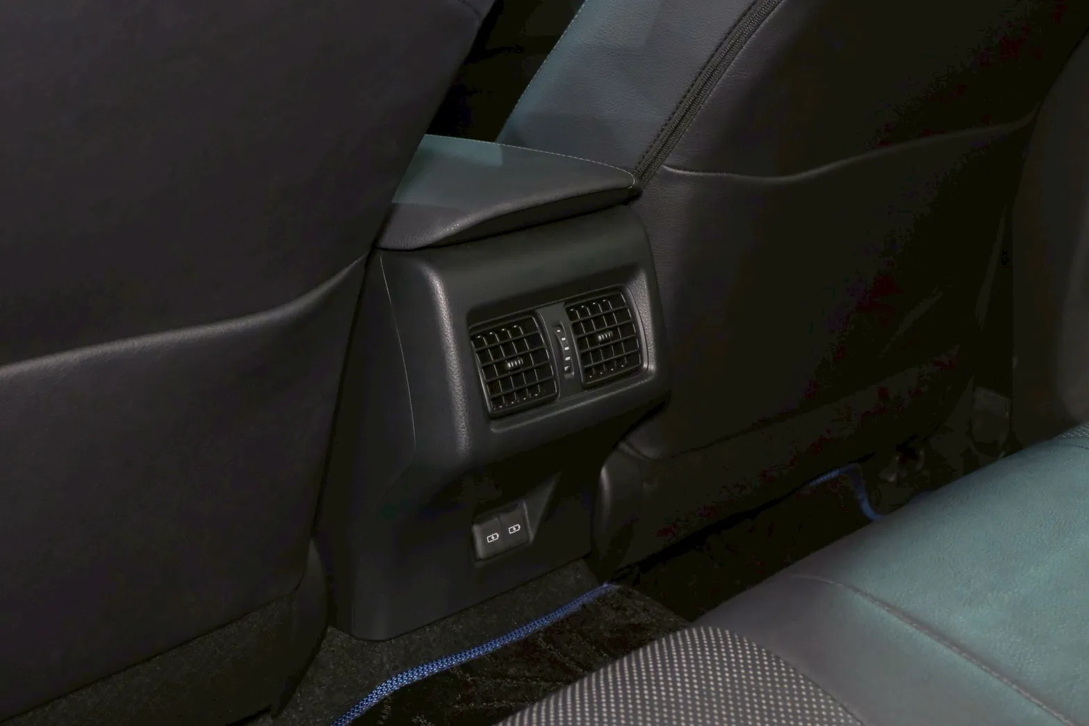 ⚪ 2022 Toyota Camry HV 2.5 旗艦 白色