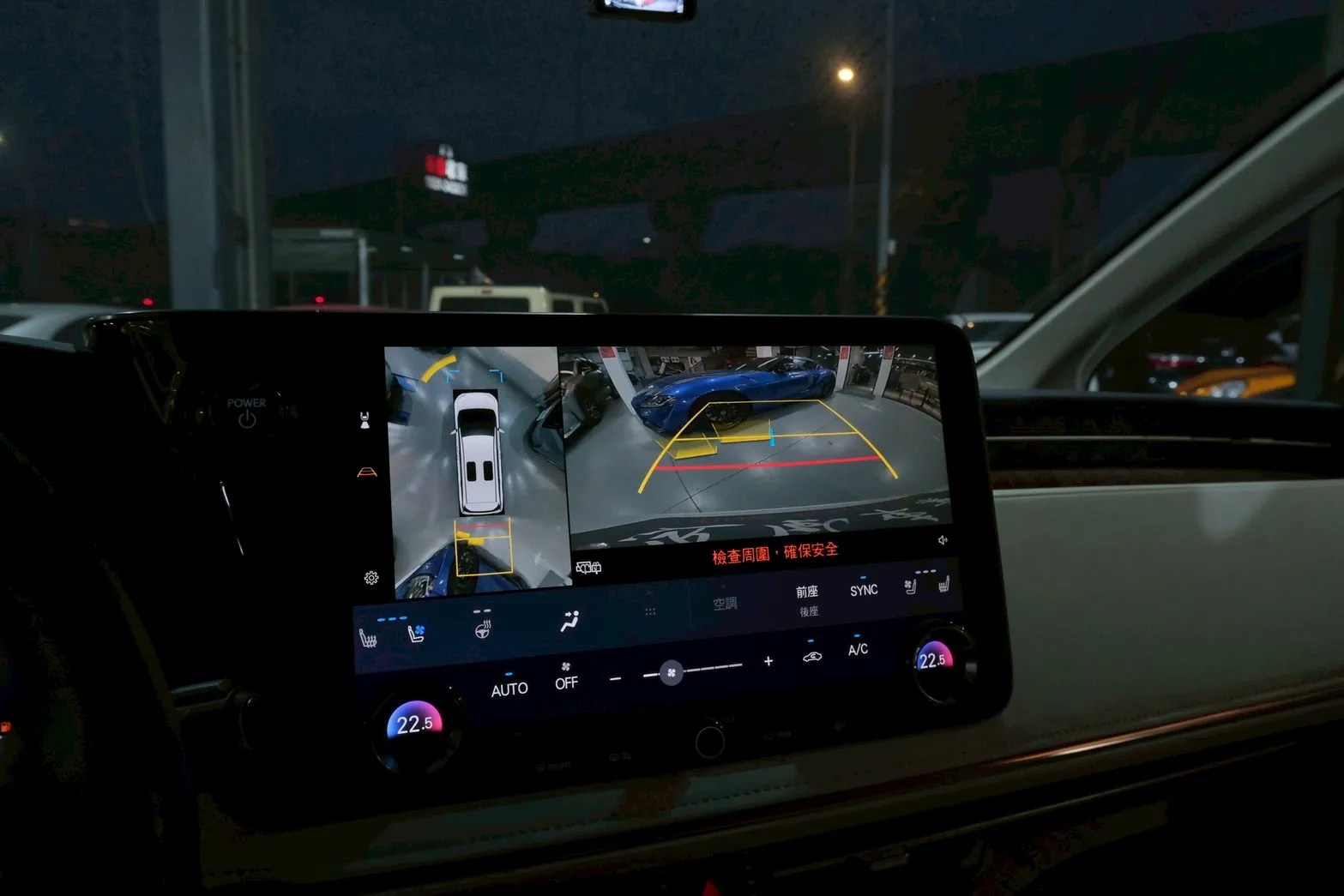 ⚪ 2025 Lexus LM 500h 四人座 白色