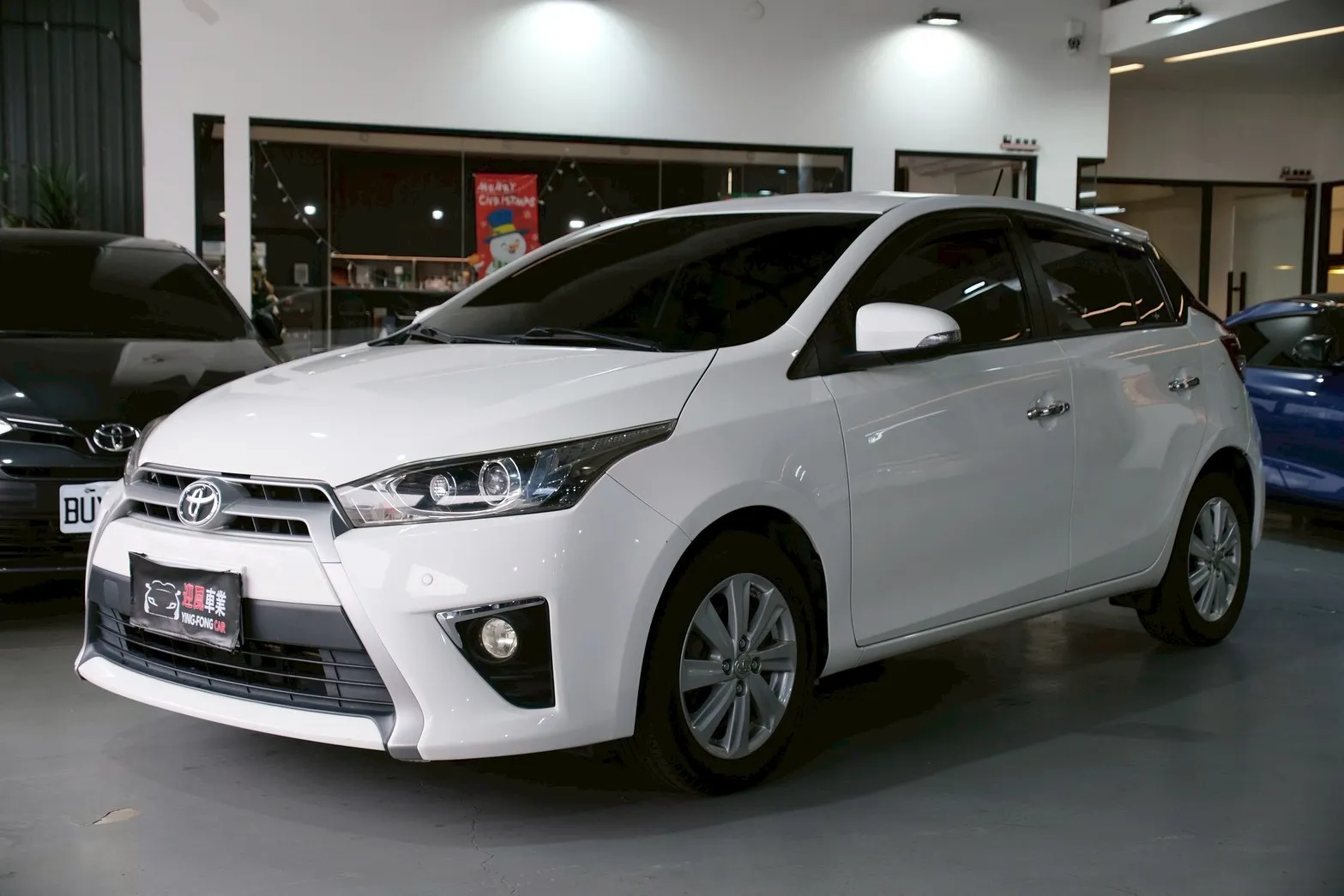 ⚪ 2015 Toyota Yaris 1.5 豪華 白色