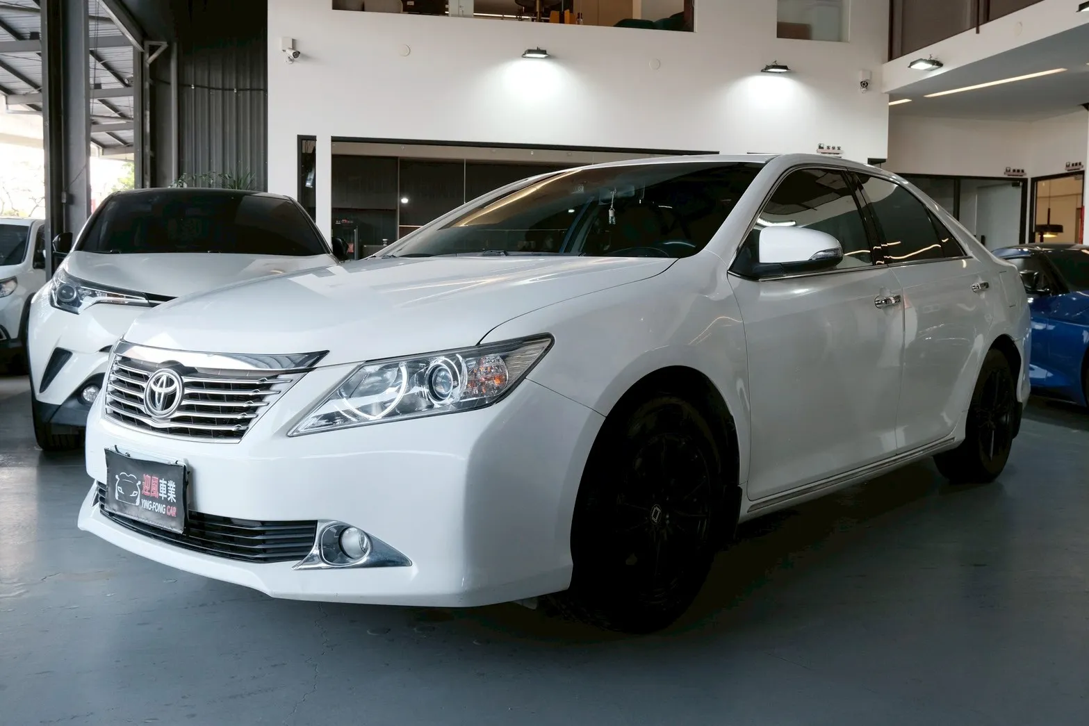 ⚪ 2013 Toyota Camry 2.0 E 白色