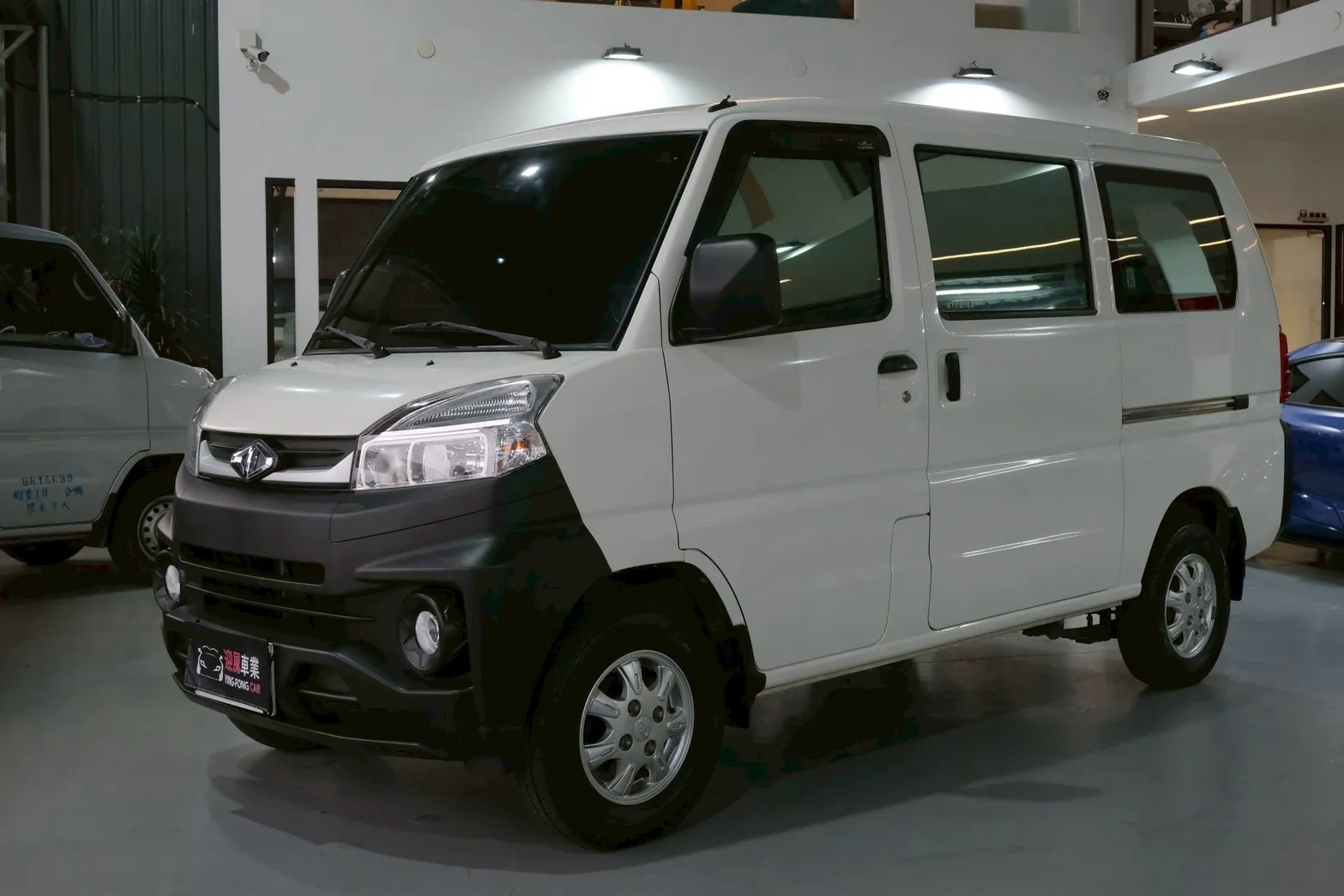 ⚪ 2023 CMC Veryca A180 自排 五人座 白色