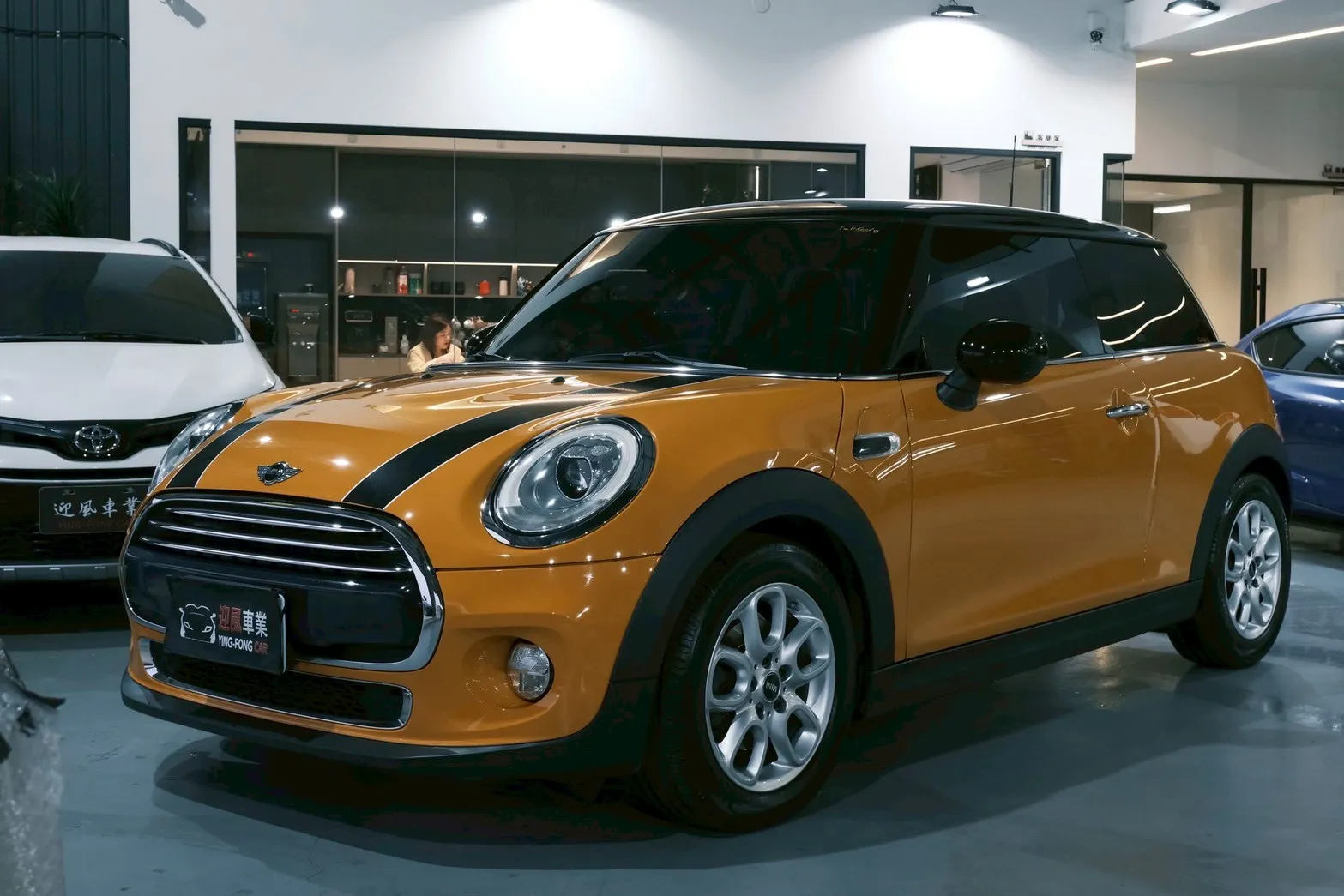 ⚪ 2017 Mini Hatch Cooper 1.5 黑頂橘