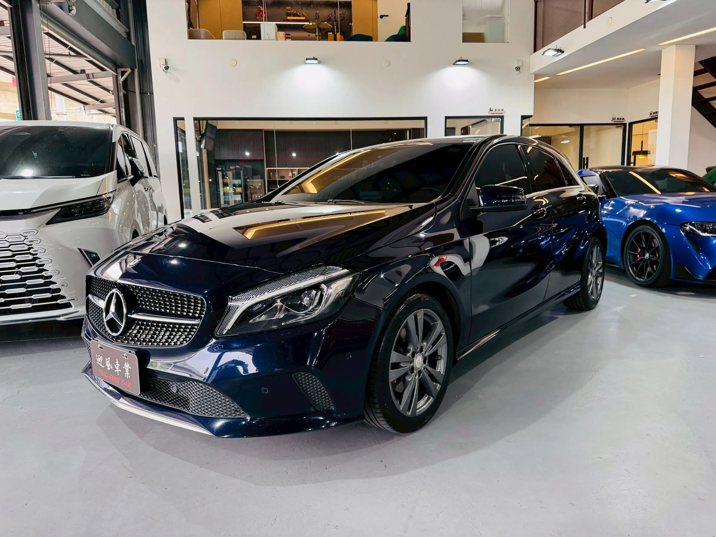 ⚪ 2017 Benz A180 1.6 渦輪 藍色