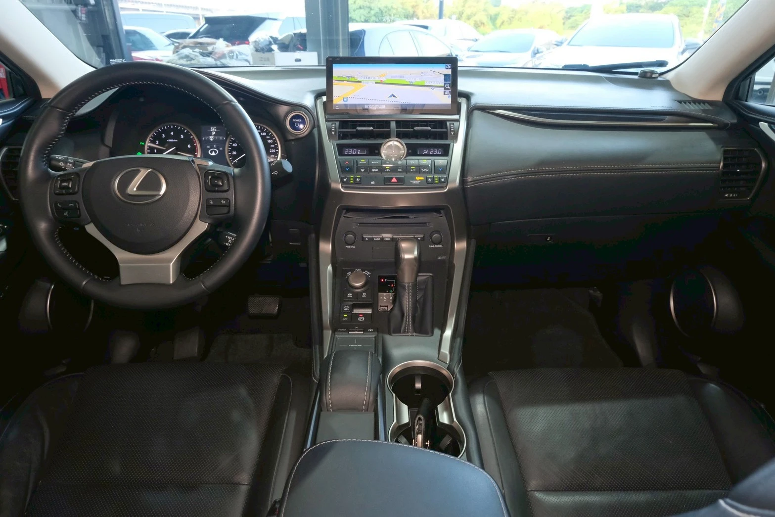 ⚪ 2014 Lexus NX300h 頂級版 鈦色