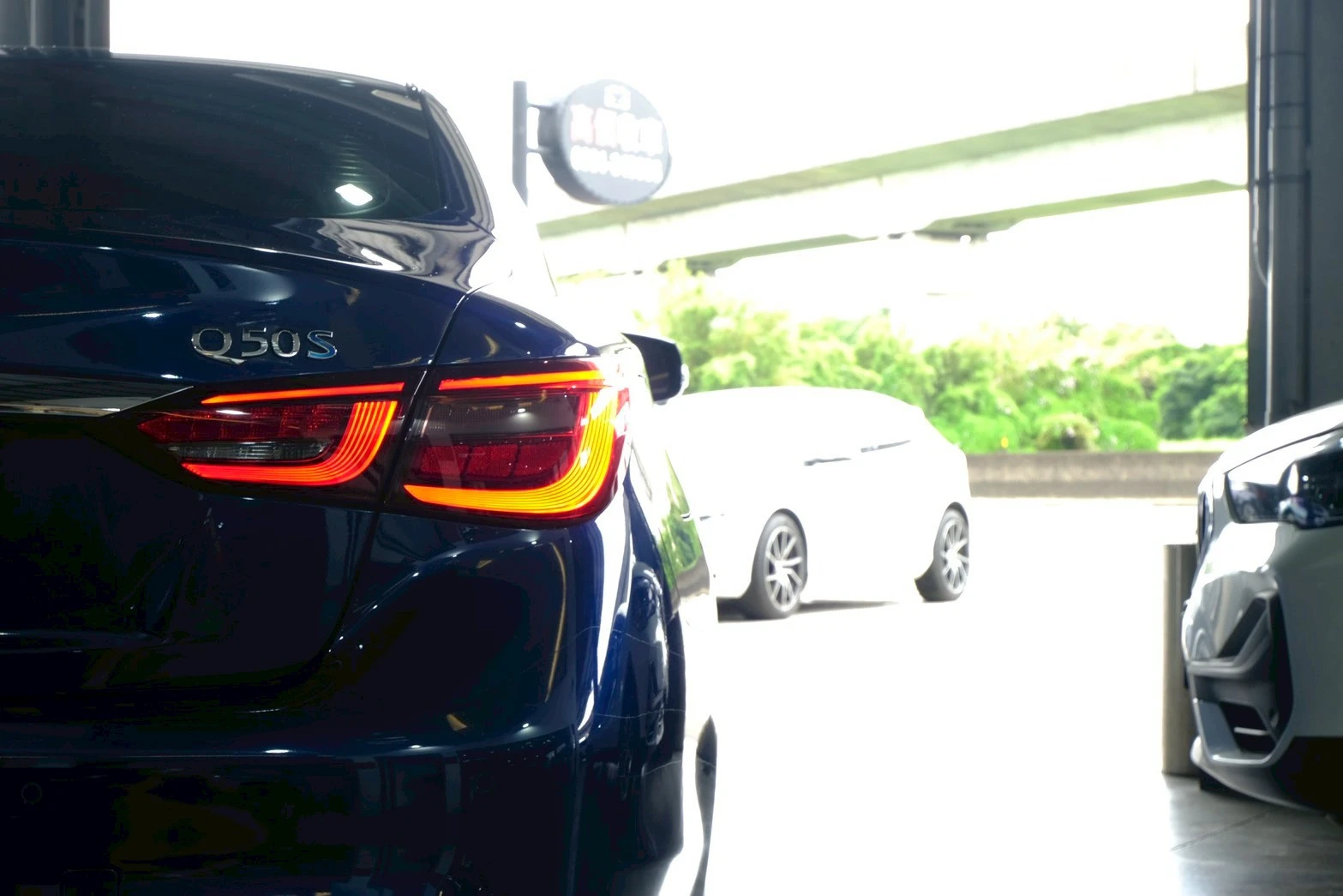 ⚪ 2018 Infiniti Q50 3.5 Hybrid Blue Sport 藍色