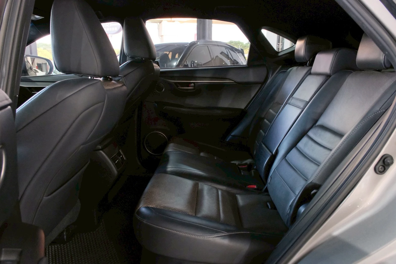 ⚪ 2014 Lexus NX300h F Sport 鈦色