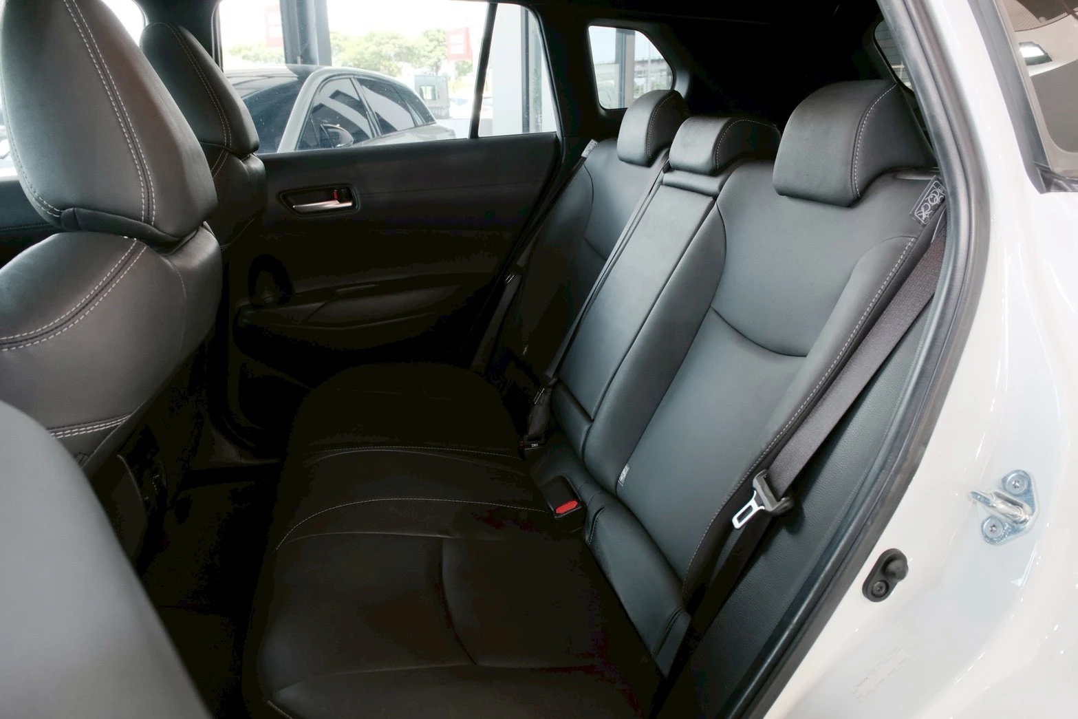 ⚪ 2023 Toyota Corolla Cross 1.8 汽油尊爵版 白色