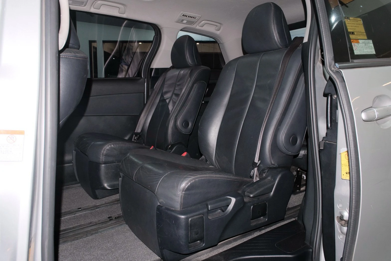 ⚪ 2015 Toyota Previa 2.4 豪華版 銀色