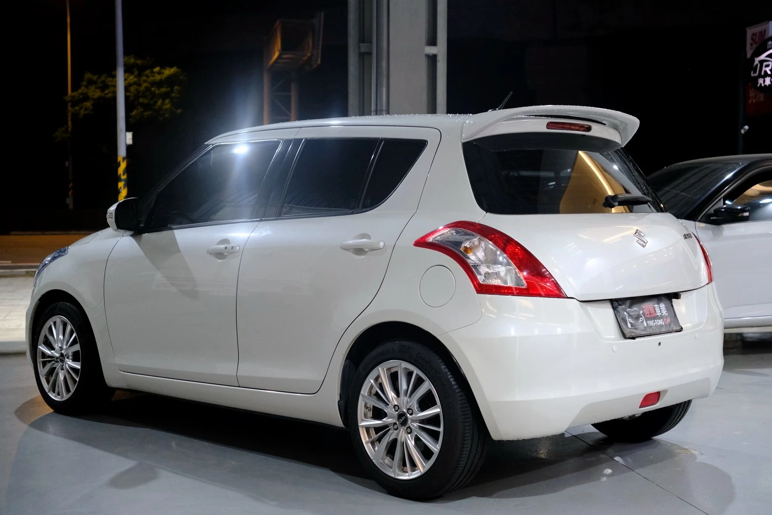 ⚪ 2016 Suzuki Swift 1.2 GLX 白色