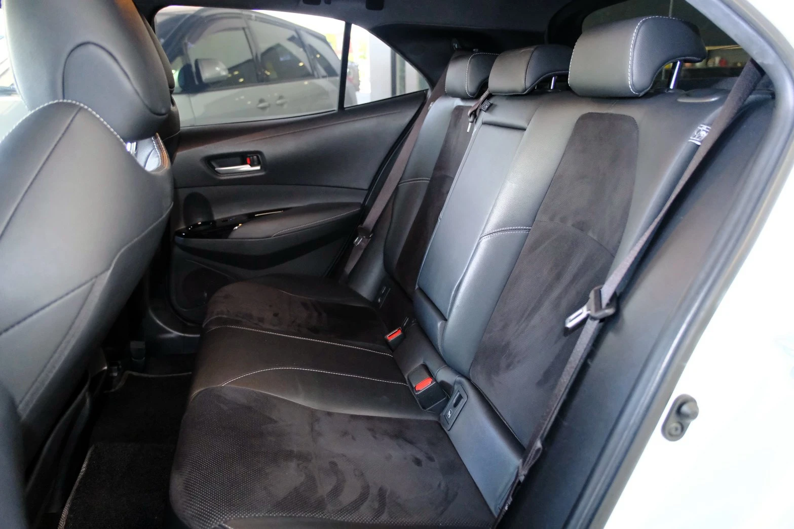 ⚪ 2018 Toyota Auris 2.0 旗艦版 白色