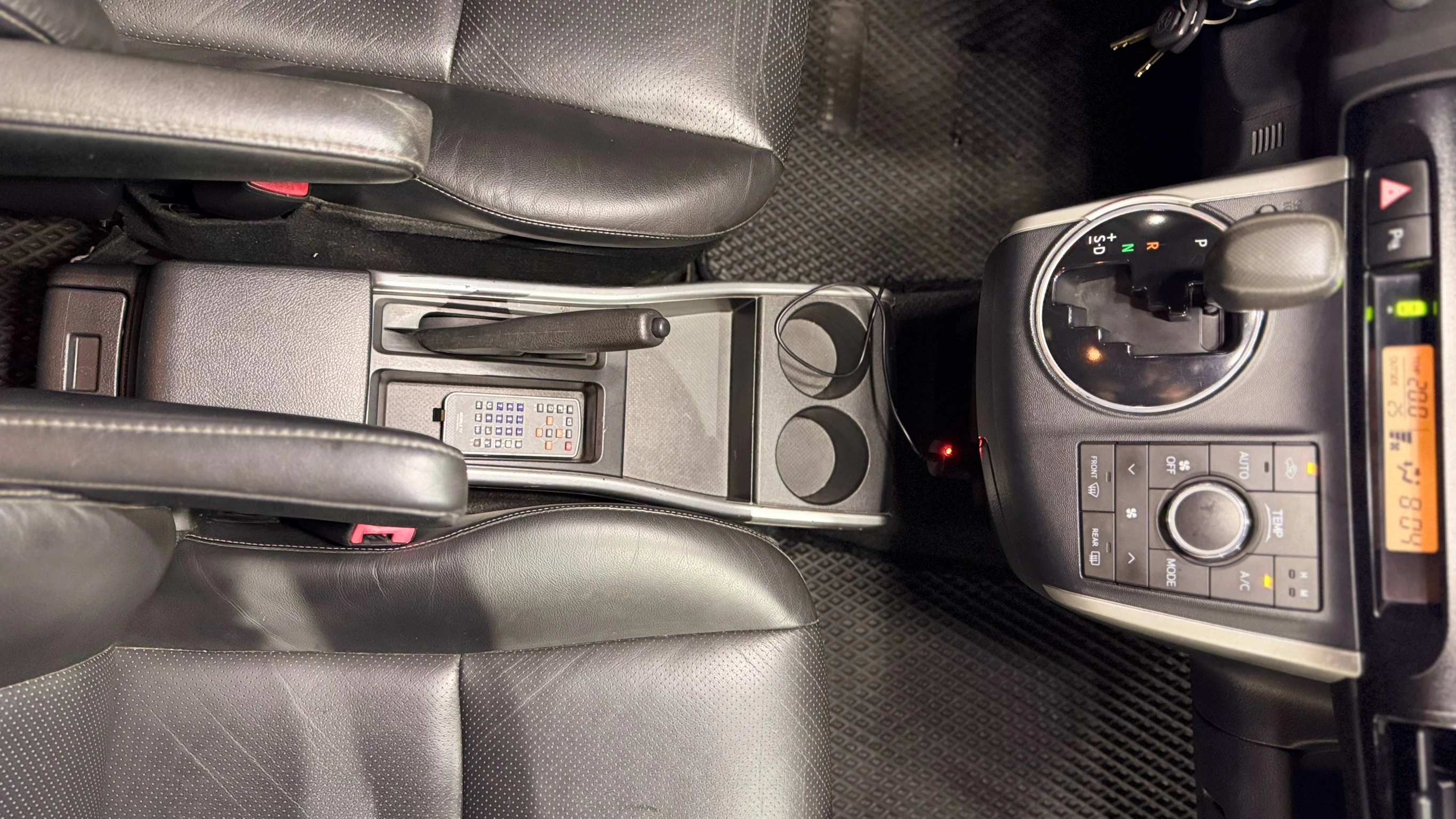 ⚪ 2010 Toyota Wish 2.0 J 黑色