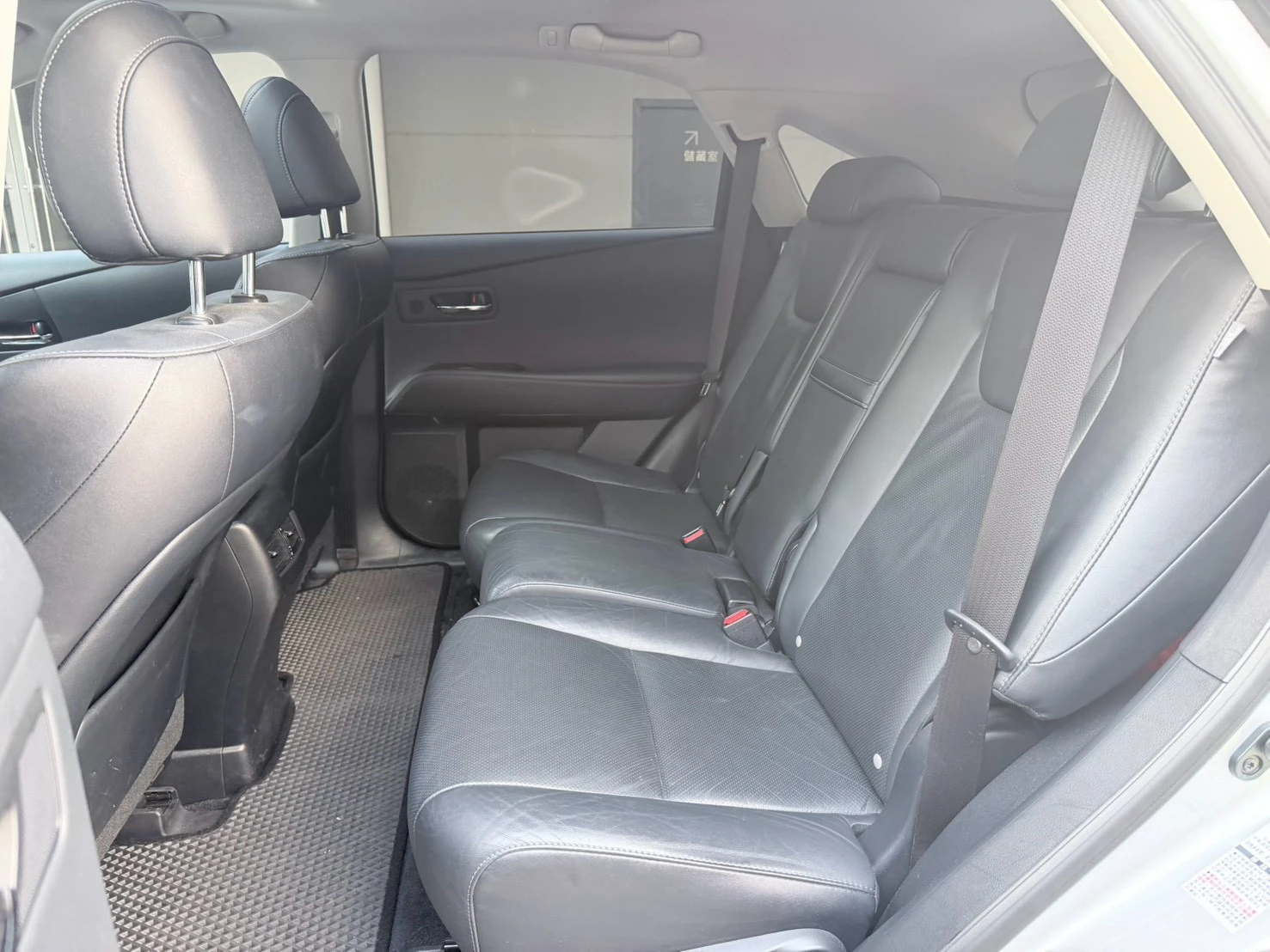 ⚪ 2014 Lexus RX270 頂級版 銀色