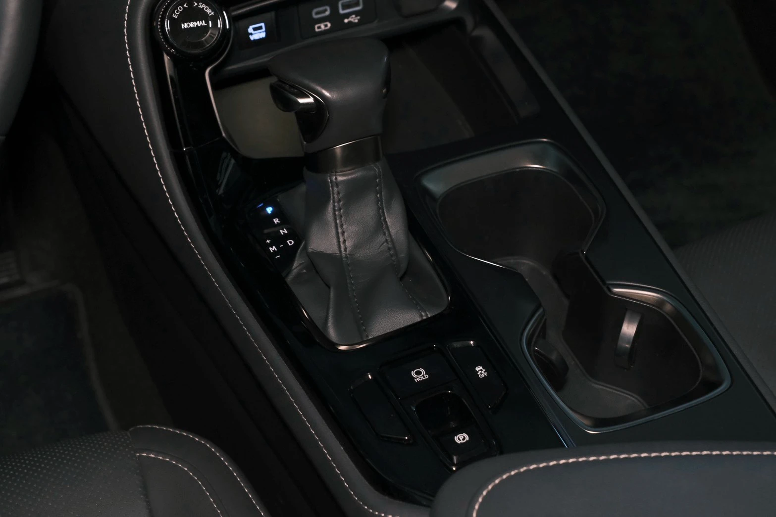 ⚪ 2023 Lexus NX200 豪華版 白色