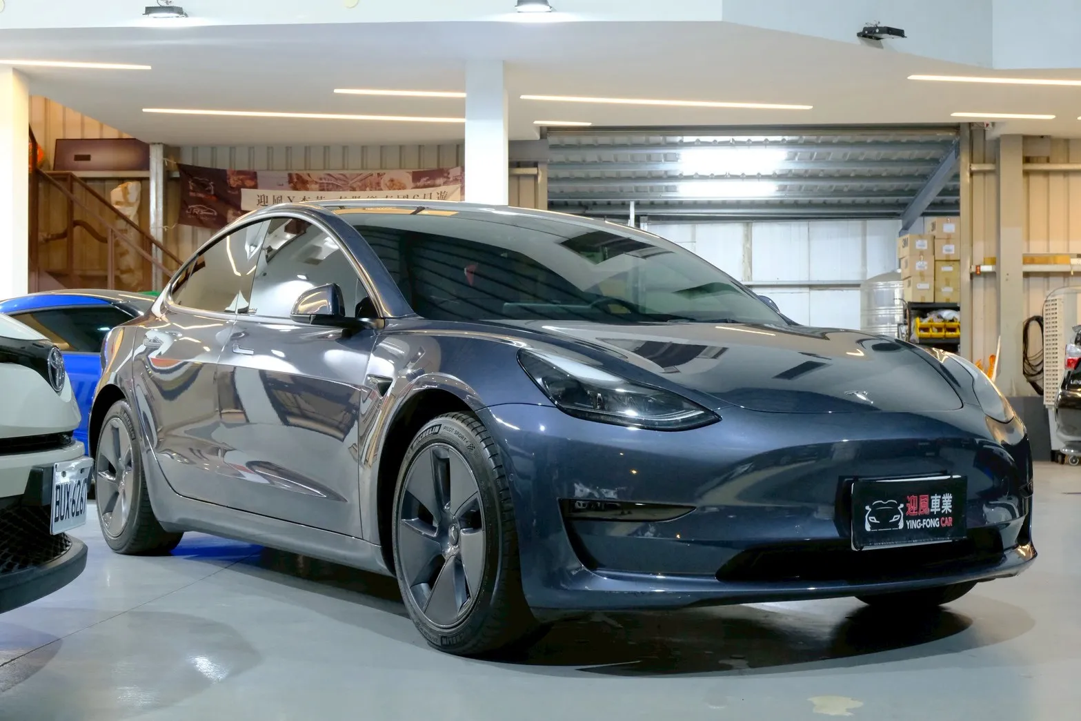 ⚪ 2022 Tesla Model 3 標準版 灰色