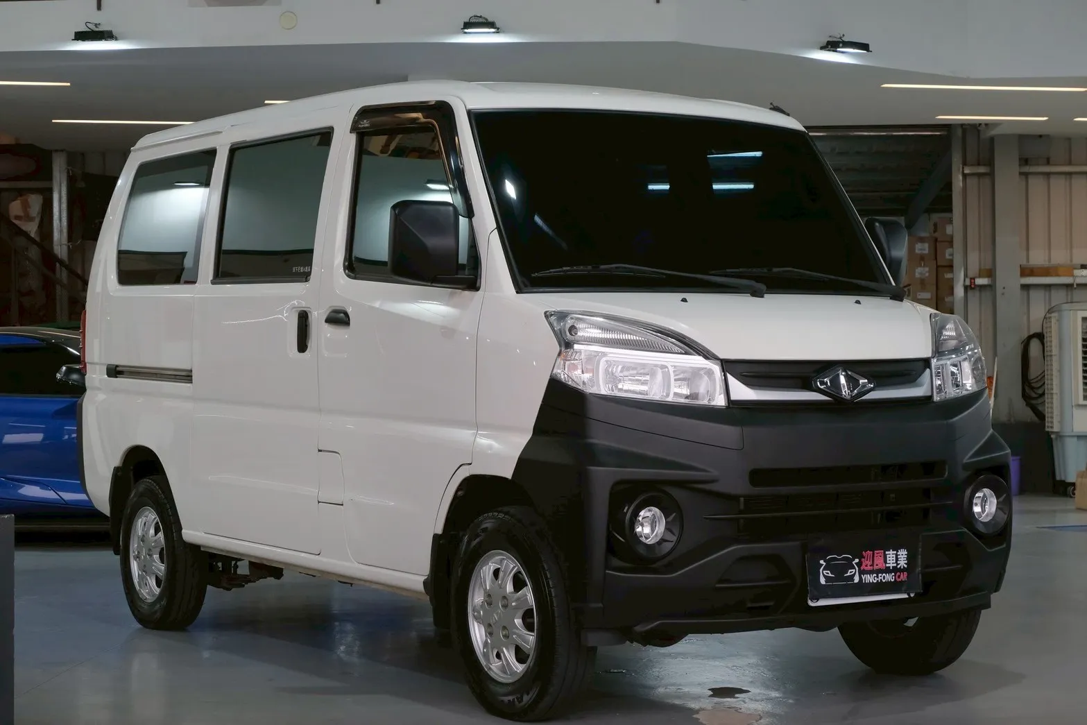 ⚪ 2023 CMC Veryca A180 自排 五人座 白色