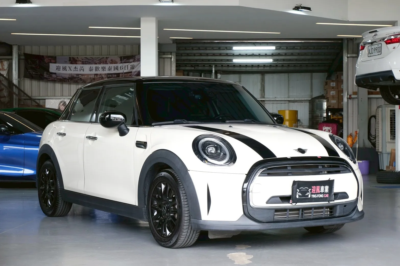 ⚪ 2021 MINI Hatch 5D Cooper 黑頂白