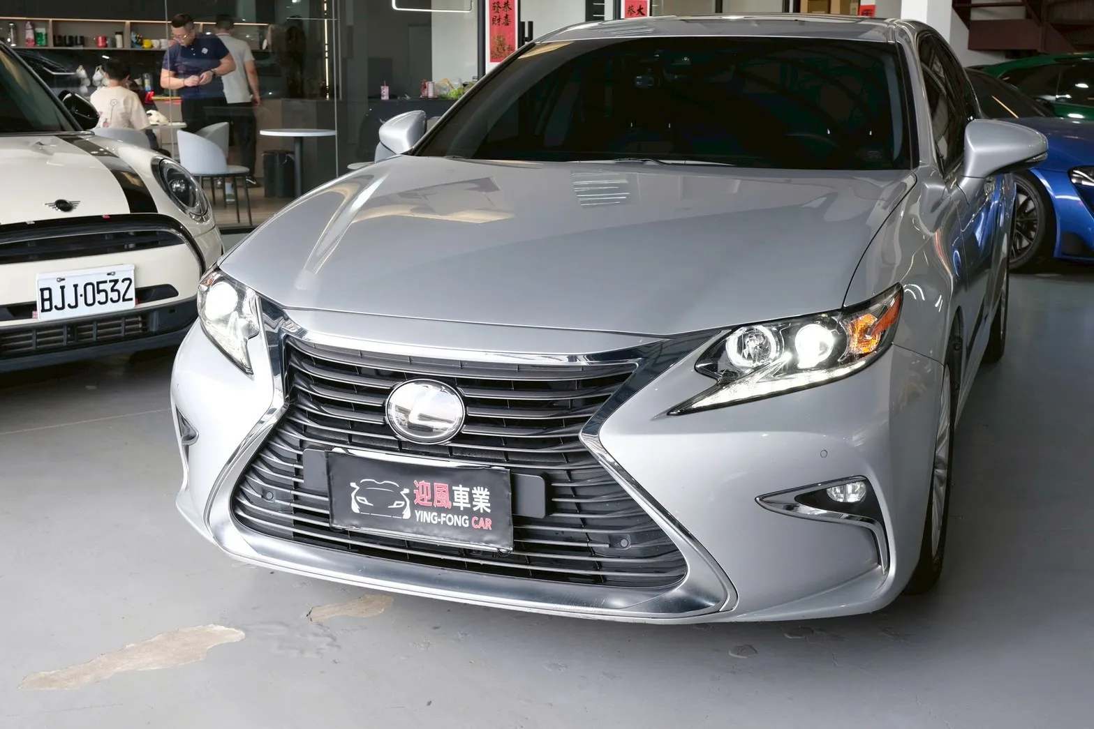 ⚪ 2016 Lexus ES200 豪華版 銀色