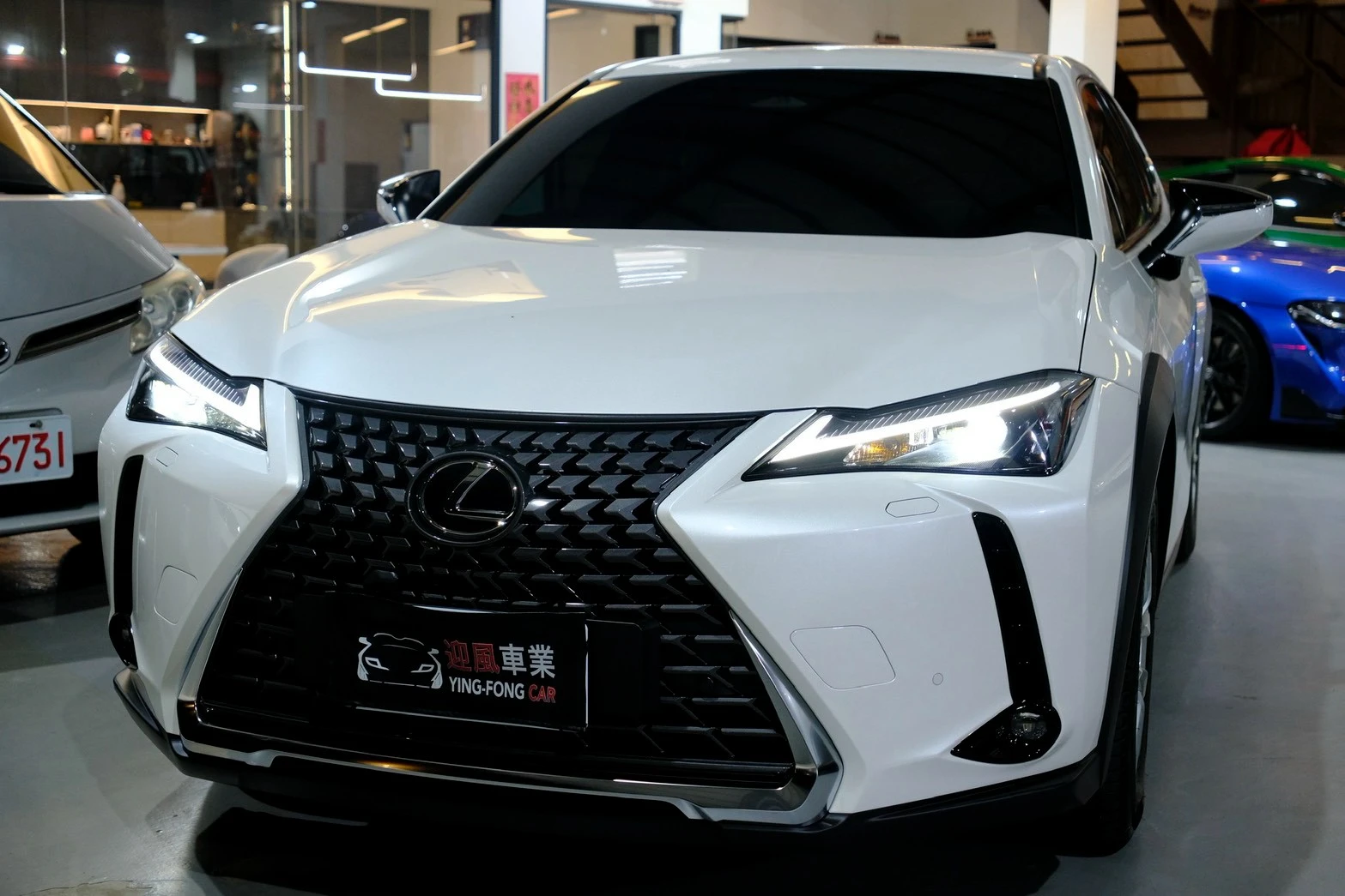 ⚪ 2024 Lexus UX 300h 豪華版 白色