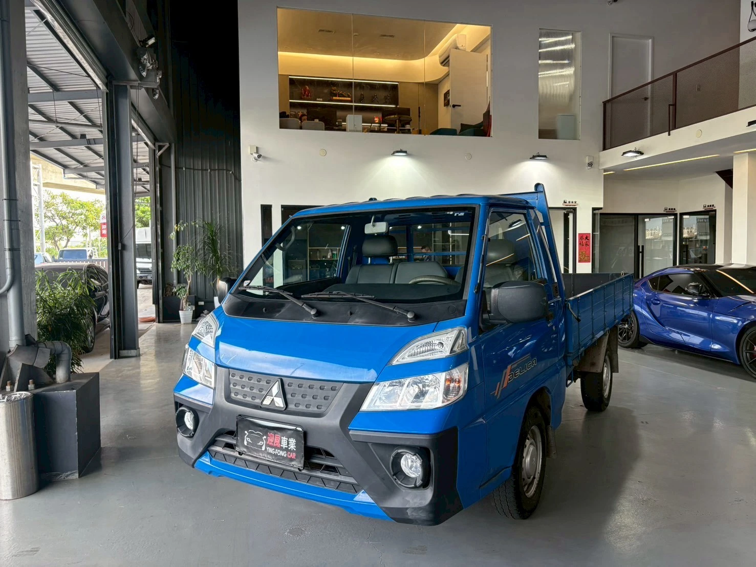 ⚪ 2020 Mitsubishi Delica 2.4 自排木床 藍色