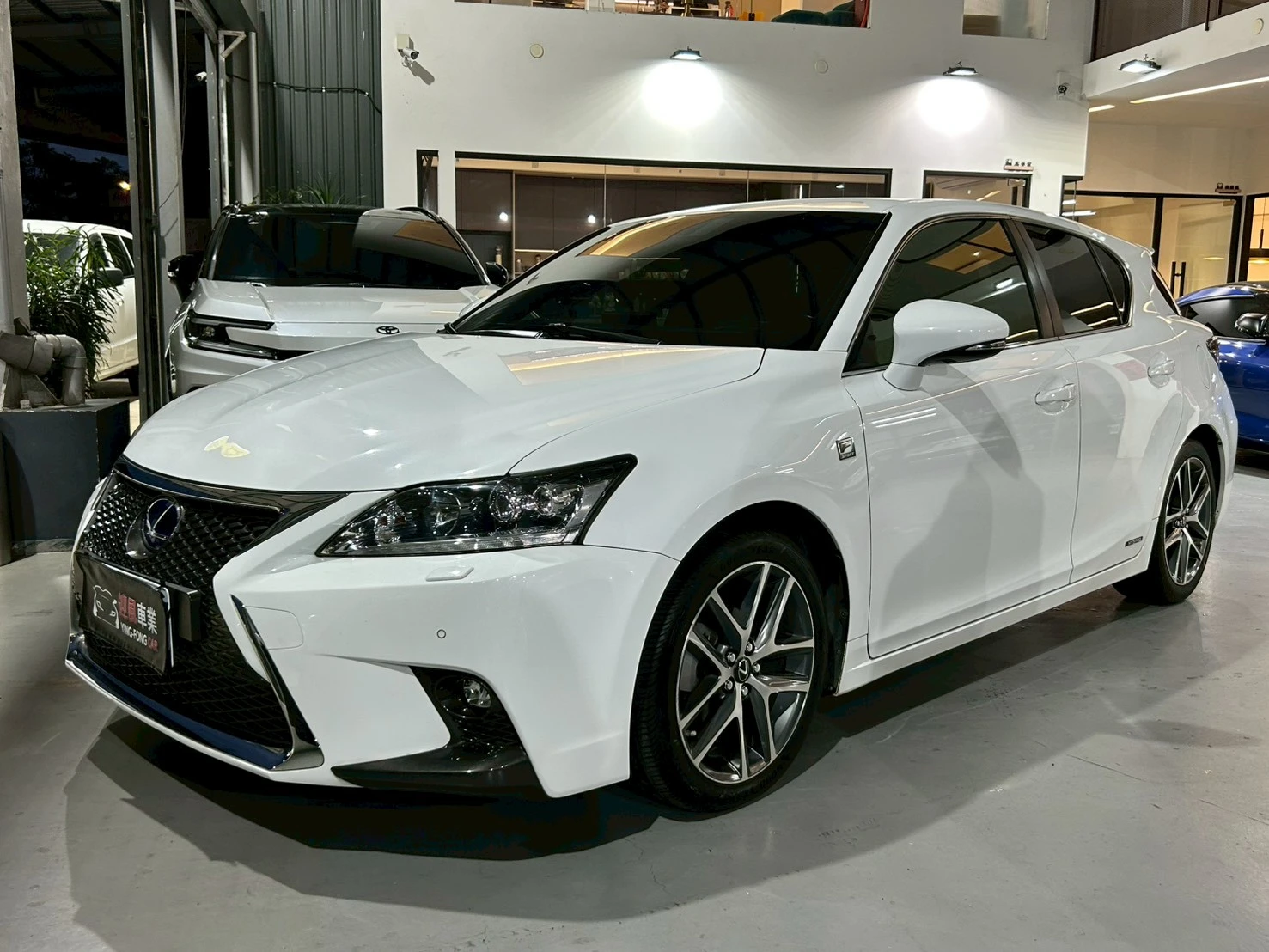 ⚪ 2016 Lexus CT 200h F Sport 菁英版 白色