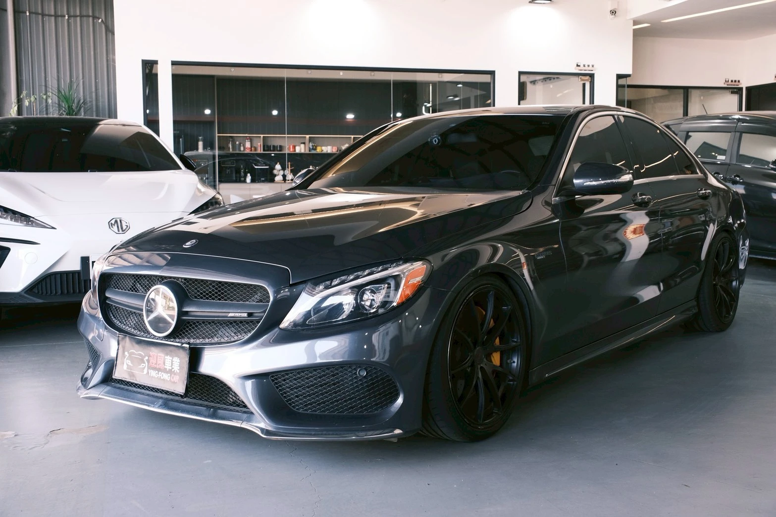 ⚪ 2015 M-Benz C-Class Sedan C300 AMG 灰色