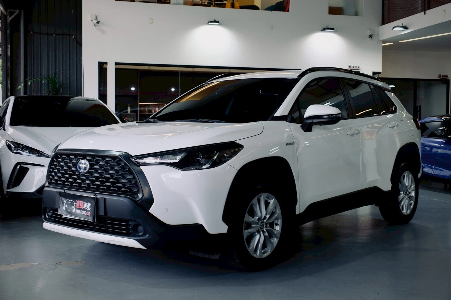 ⚪ 2021 Toyota Corolla Cross 1.8 HV 豪華版 白色