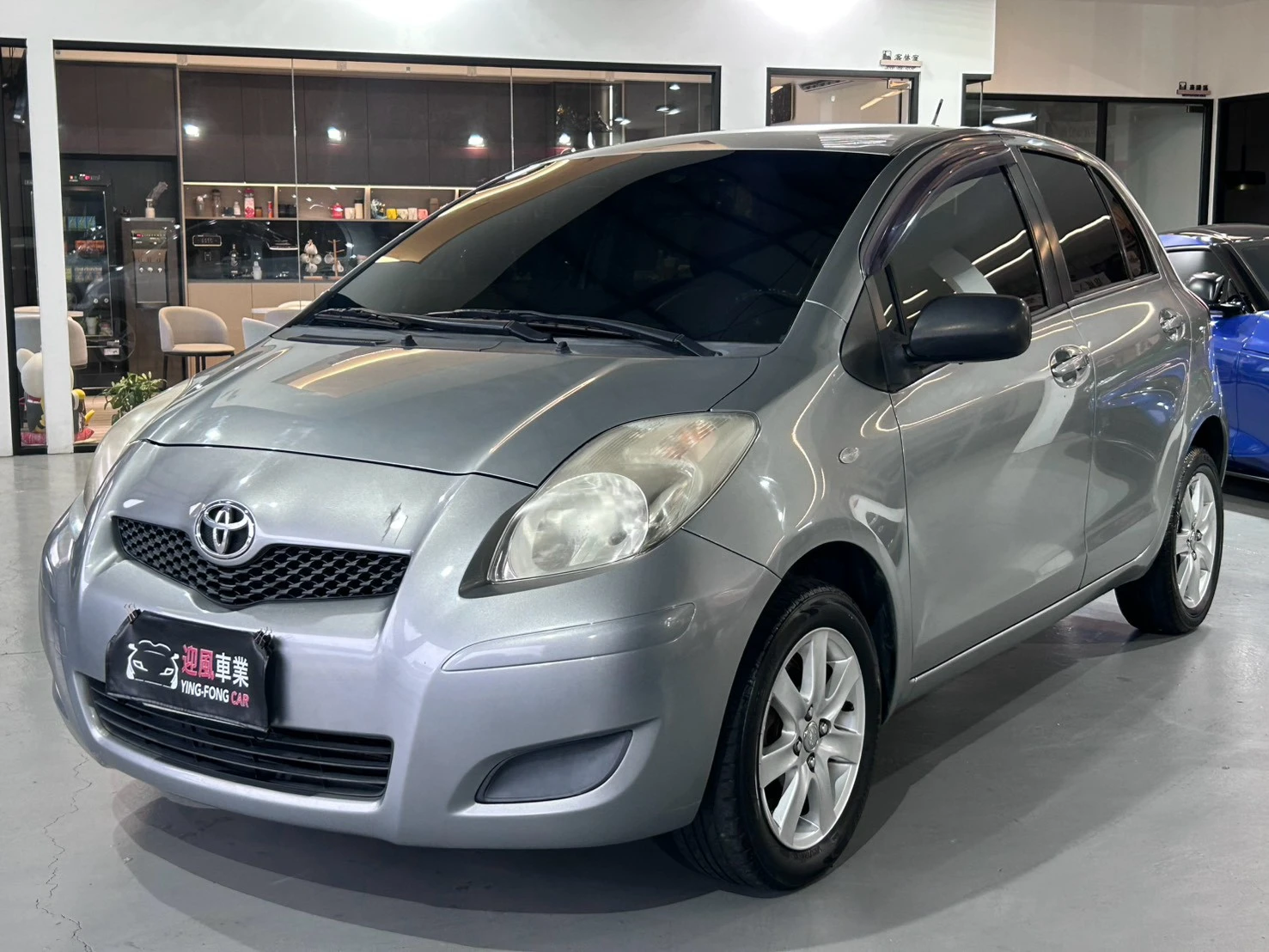 ⚪ 2011 Toyota Yaris 1.5 E 灰色
