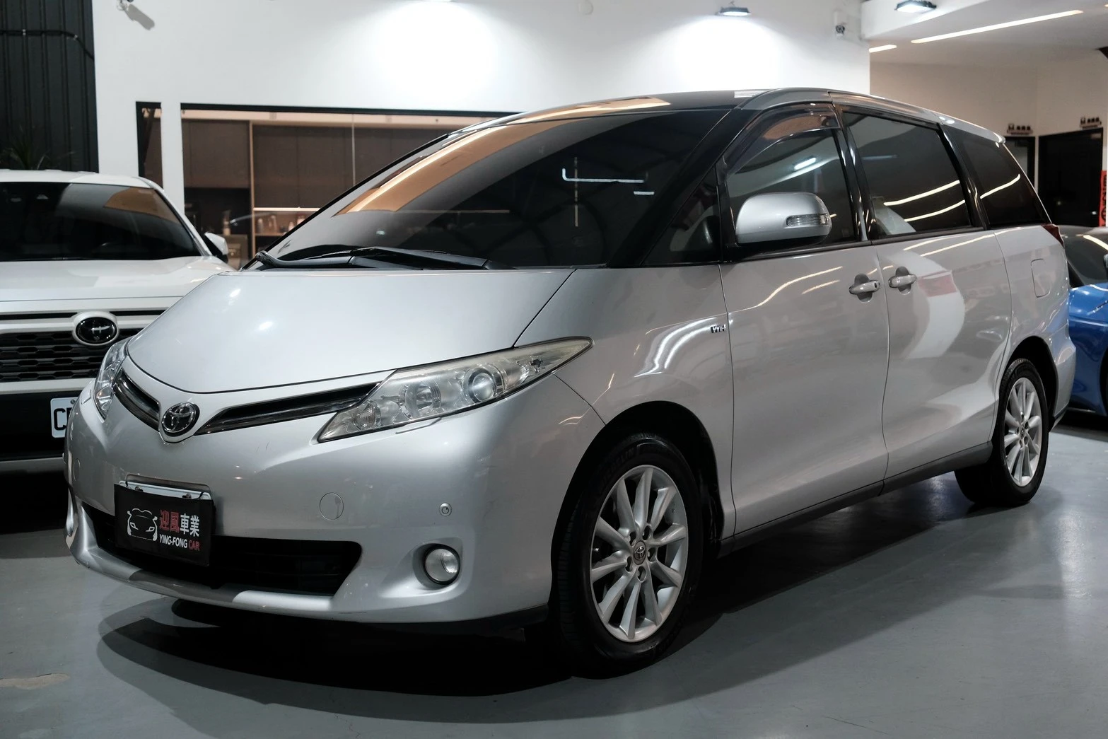 ⚪ 2015 Toyota Previa 2.4 豪華版 銀色
