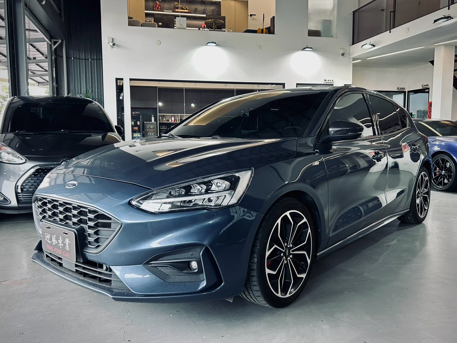 ⚪ 2020 Ford Focus 5D ST-Line Lommel 藍色