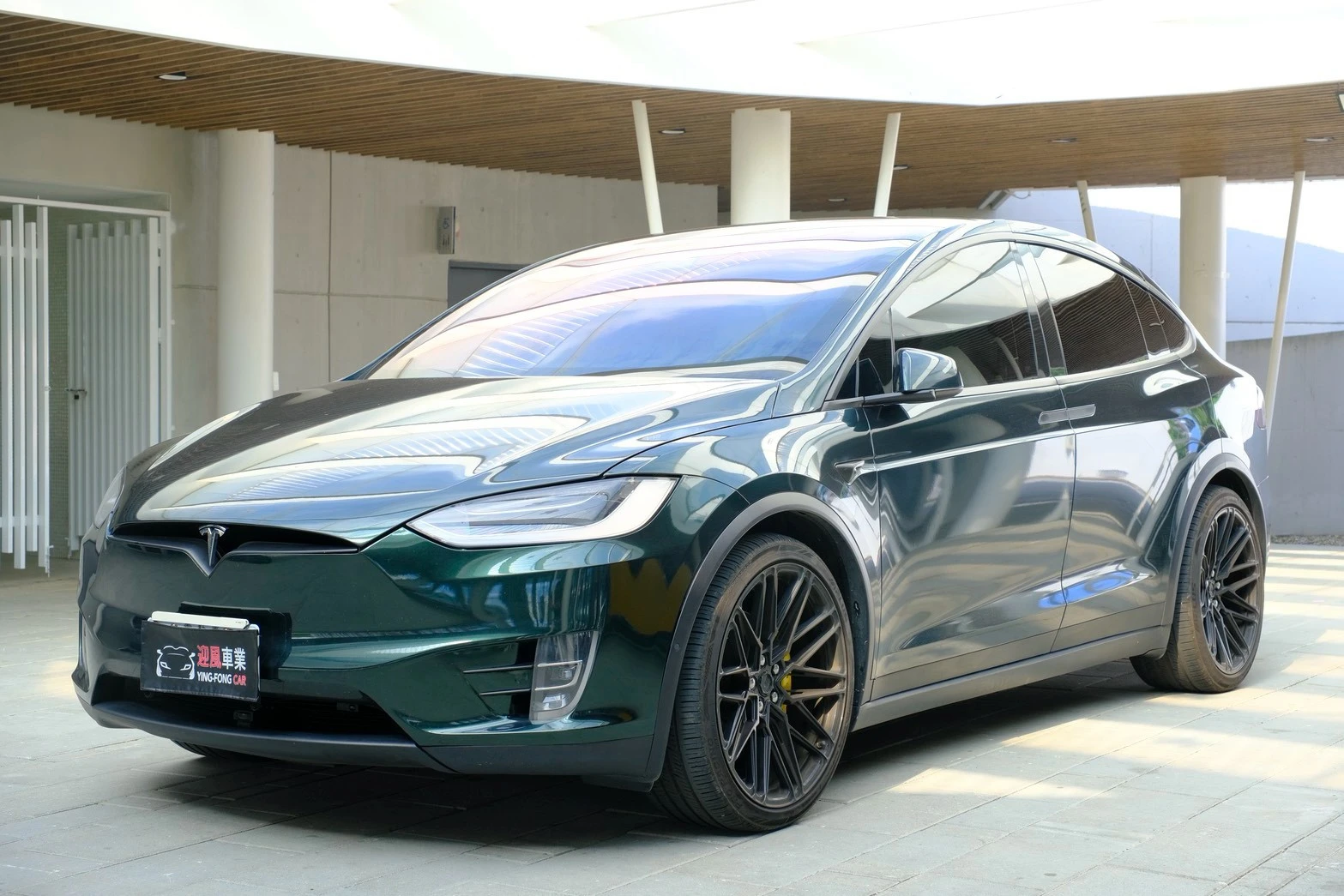 ⚪ 2019 Tesla Model X LR 100D 六人座 綠色(原車藍色)