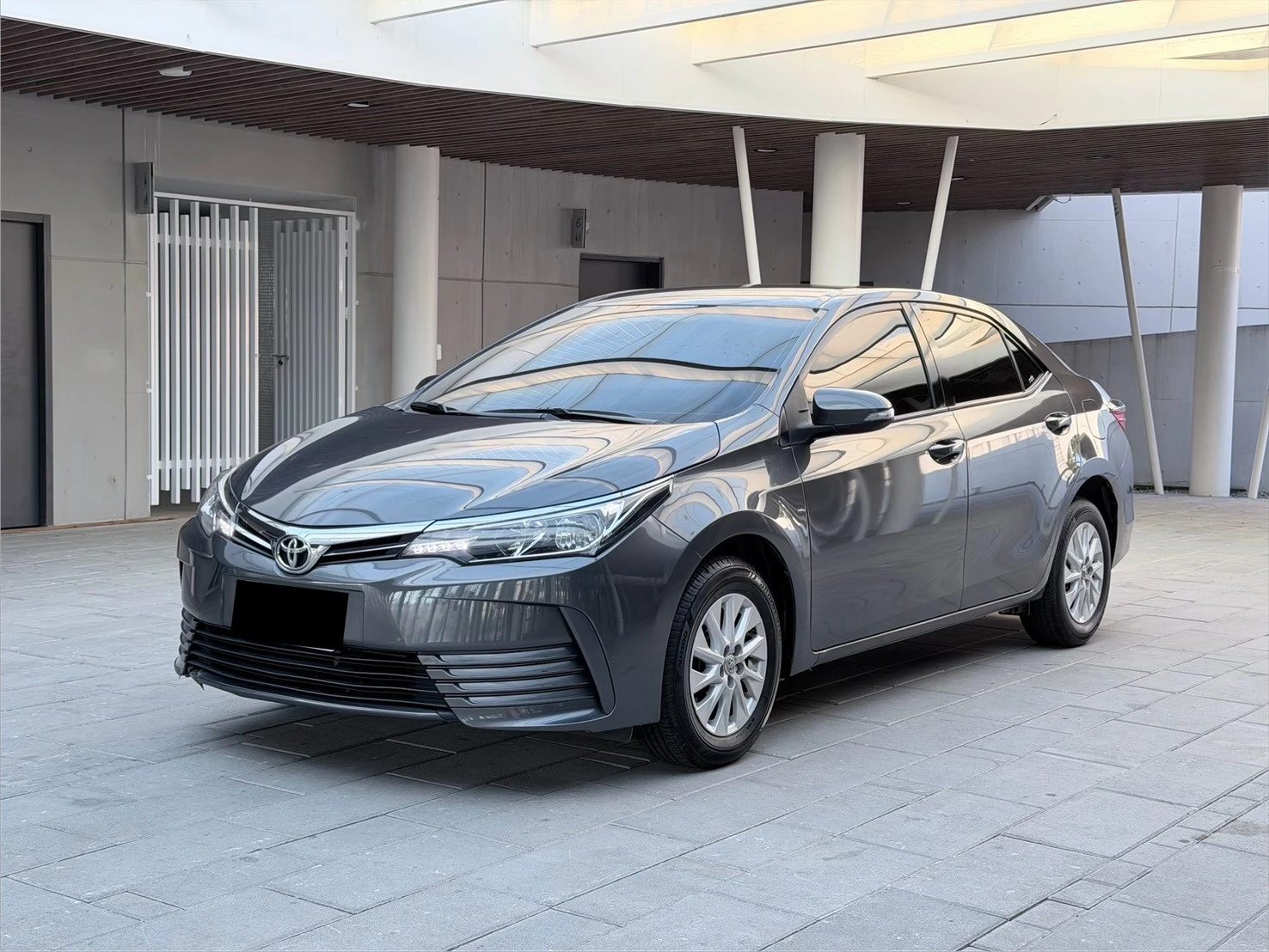⚪ 2017 Toyota Corolla Altis 1.8 雅緻版 灰色