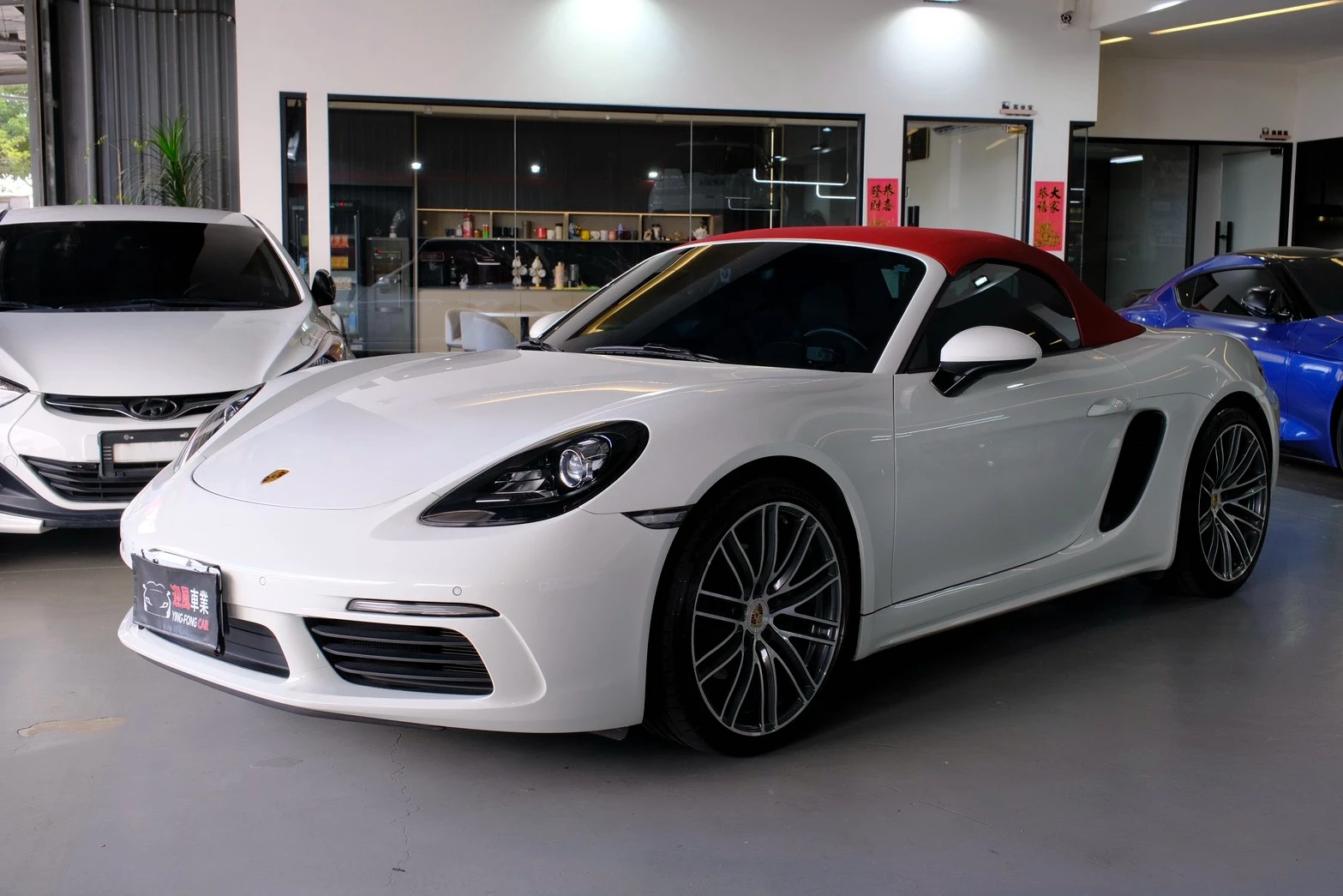 ⚪ 2024 Porsche 718 Boxster 2.0 白色