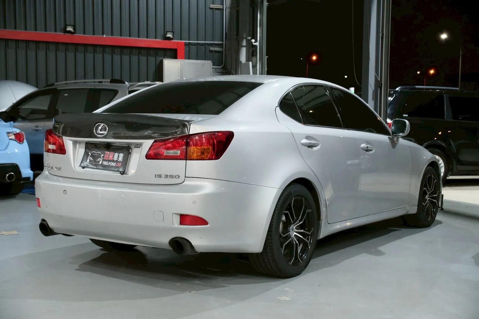 ⚪ 2005 LEXUS IS250 銀色