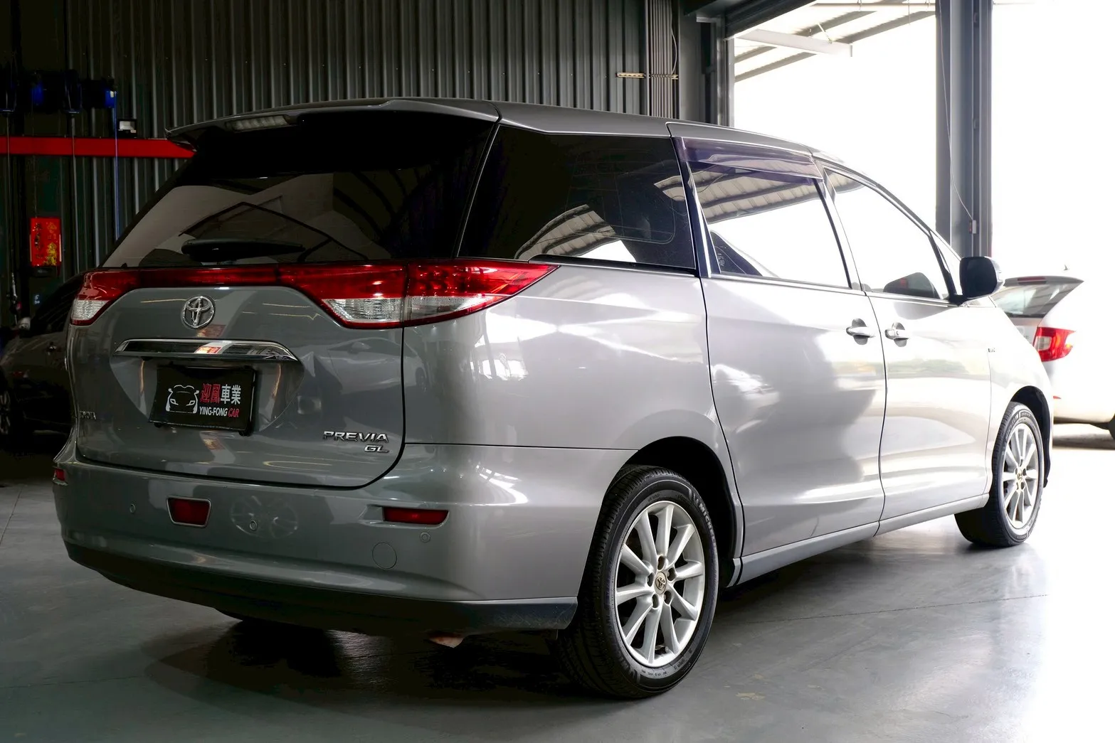 ⚪ 2015 Toyota Previa 2.4 豪華版 灰色