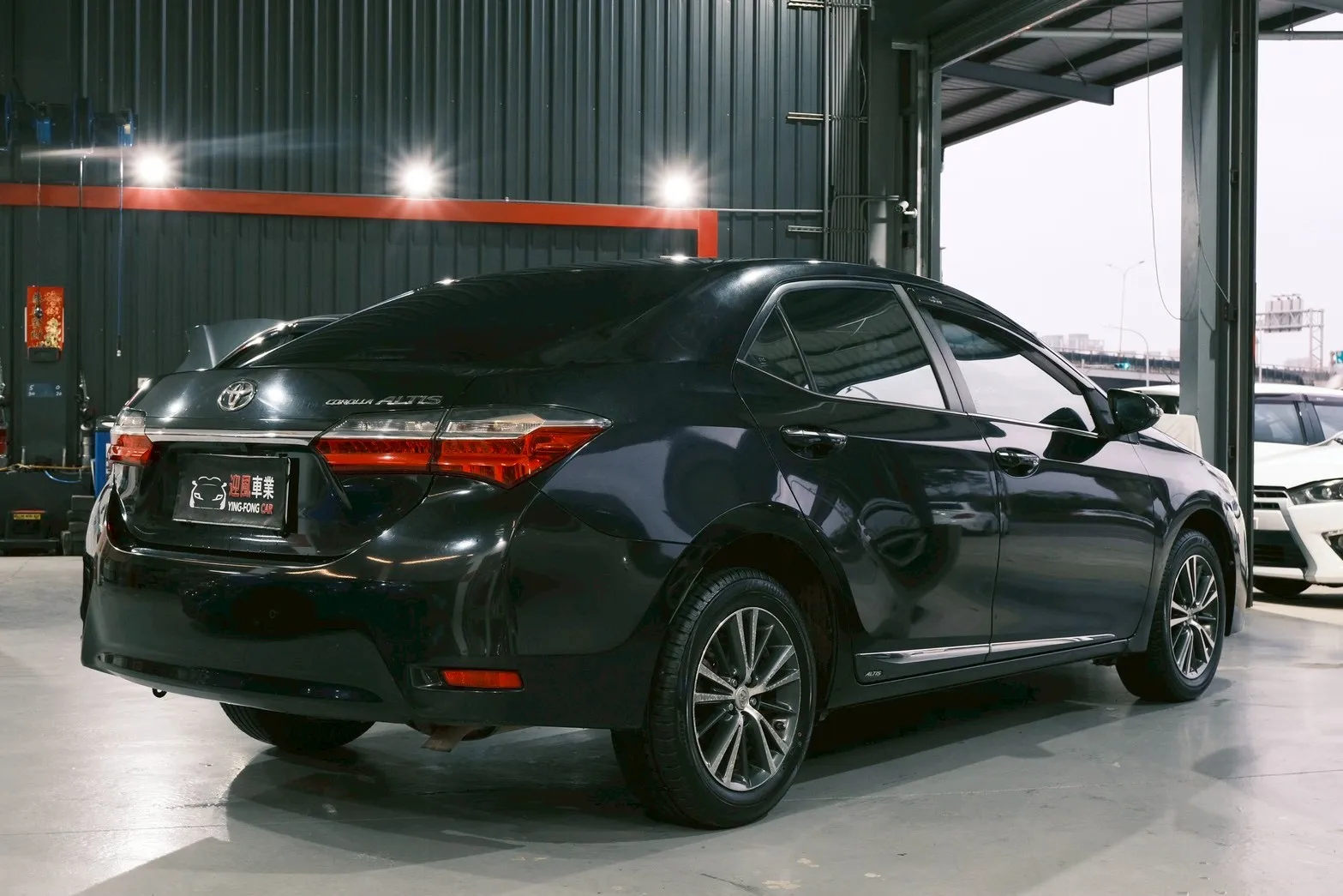 ⚪ 2017 Toyota Corolla Altis 1.8 豪華版 黑色