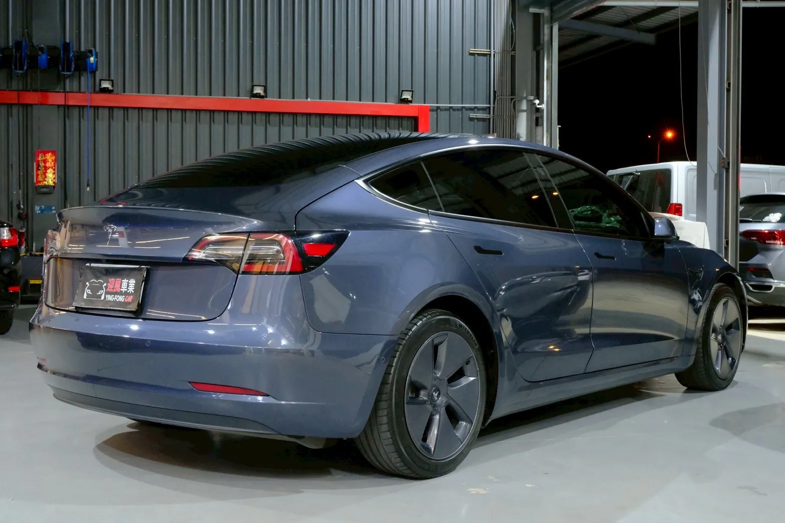 ⚪ 2022 Tesla Model 3 標準版 灰色