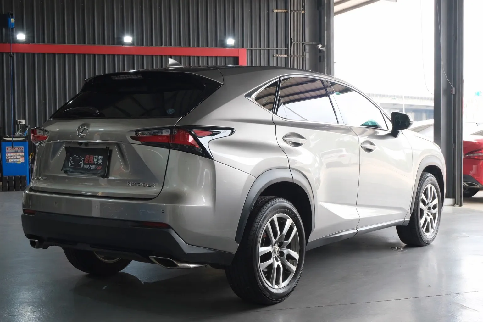 ⚪ 2017 Lexus NX 200t 旗艦版 鈦色