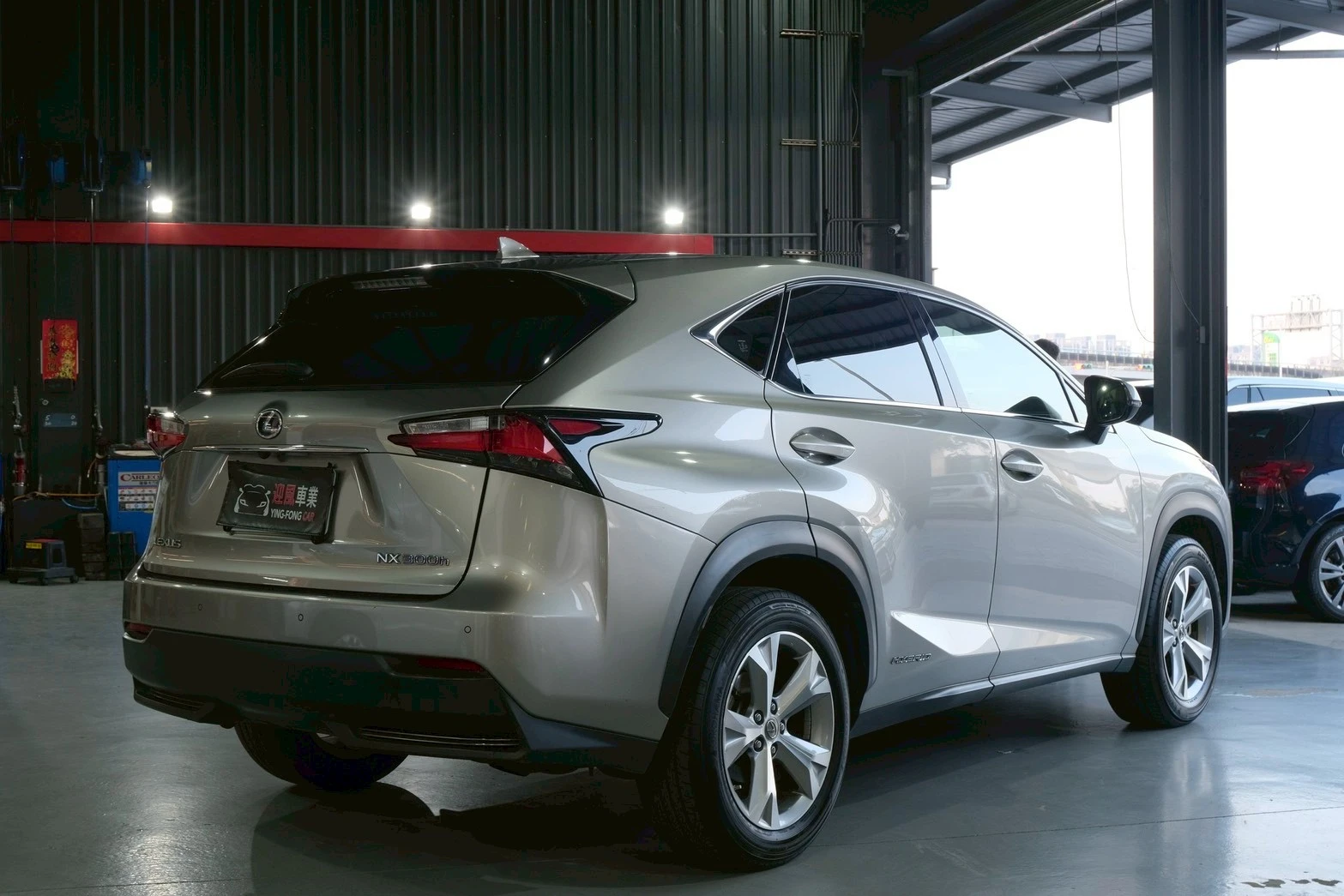 ⚪ 2014 Lexus NX300h 頂級版 鈦色