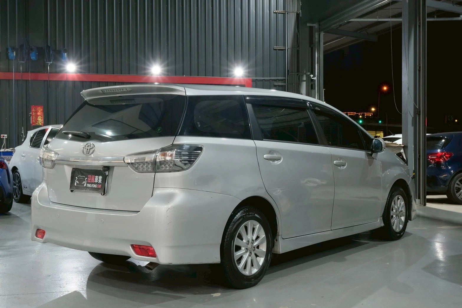 ⚪ 2013 Toyota Wish 2.0 經典版 銀色