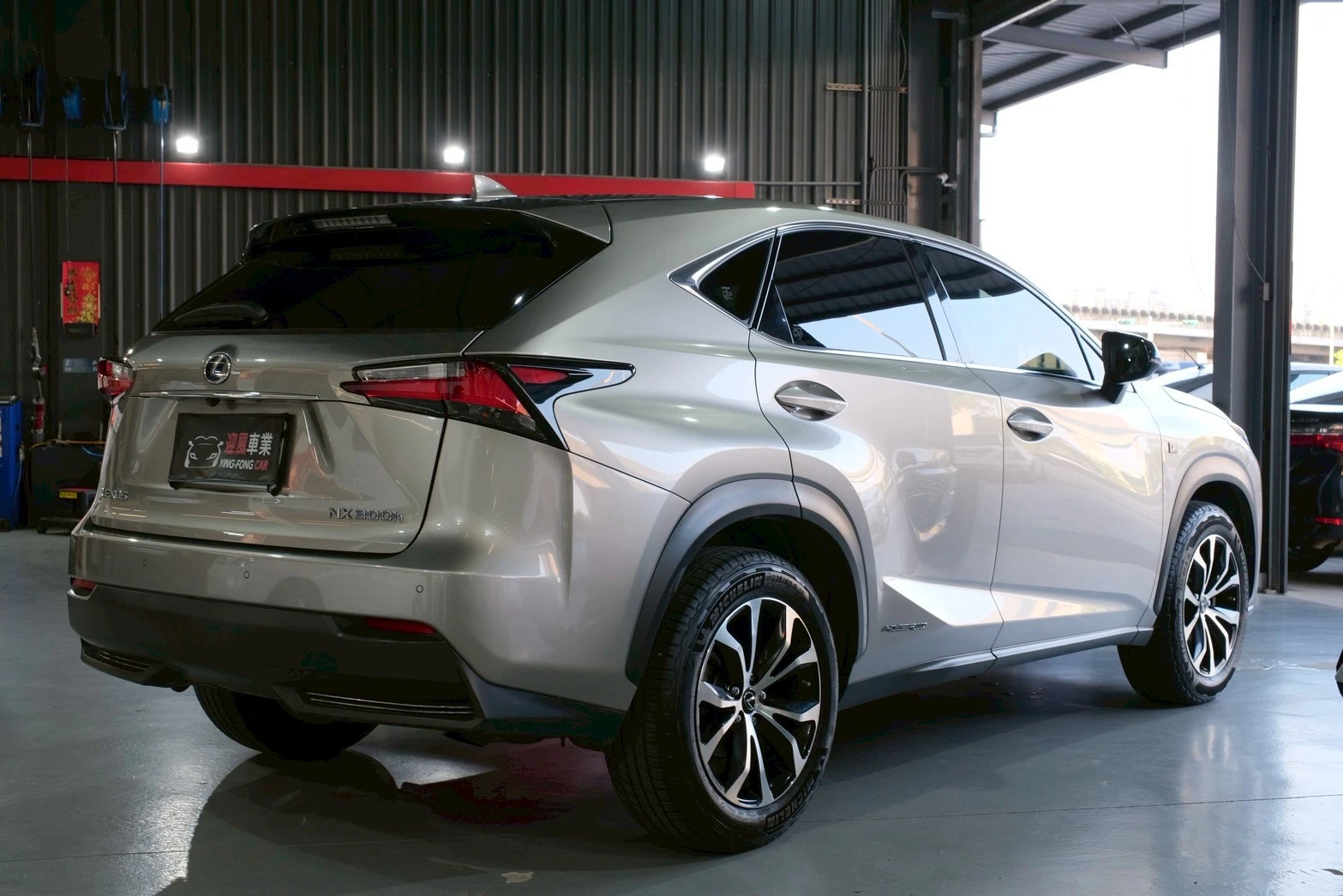 ⚪ 2014 Lexus NX300h F Sport 鈦色