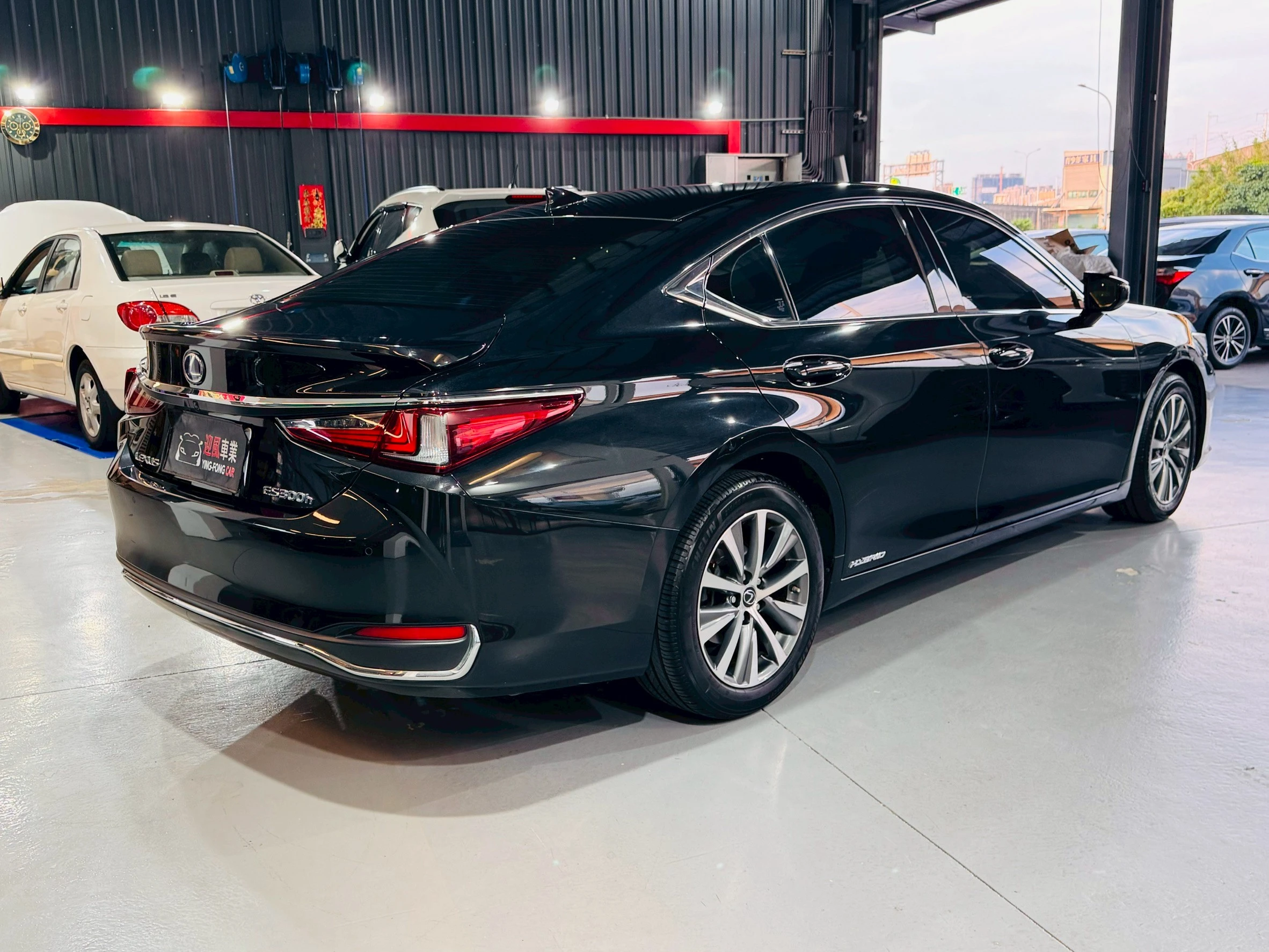 ⚪ 2019 Lexus ES300h 豪華版 黑色