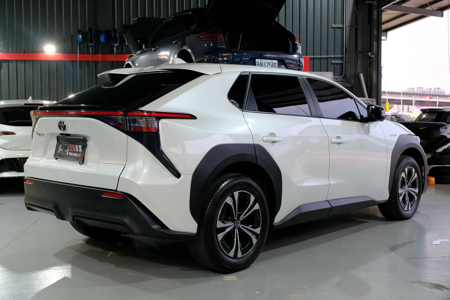 ⚪ 2023 Toyota bZ4X 白色